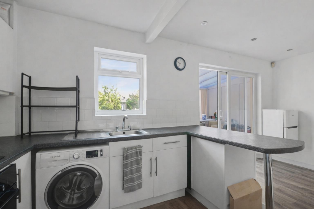 House in Nottingham, Beeston - View 4