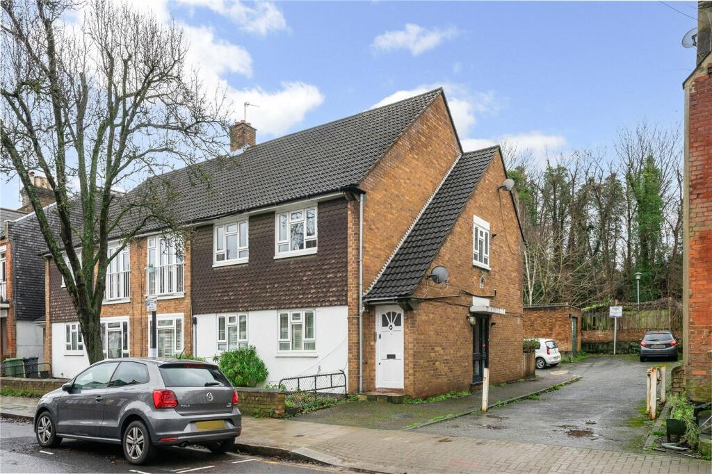 Main image of property: Hawarden Grove, London, SE24