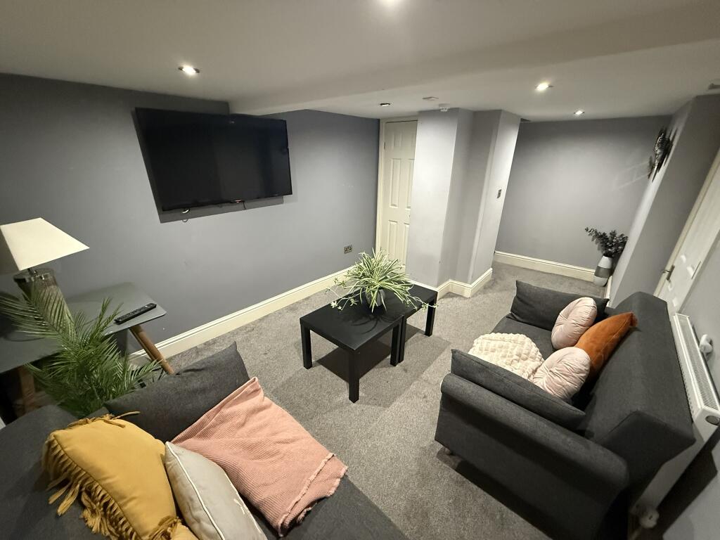 Main image of property: Alberta Terrace - 6 Bed, Lenton, East Midlands, NG7
