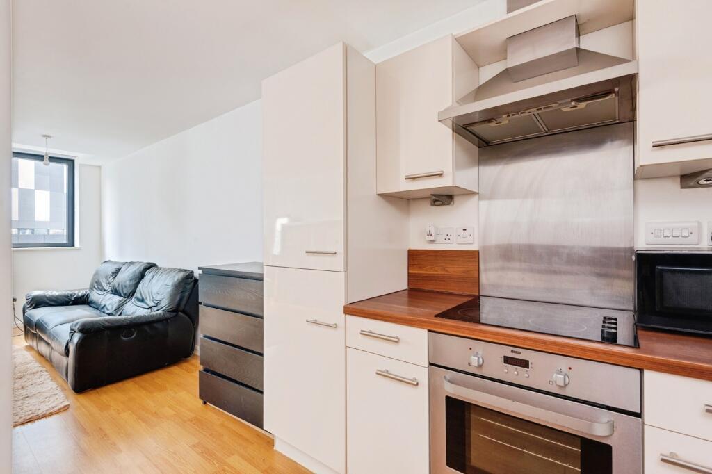 Apartment in Liverpool - View 4