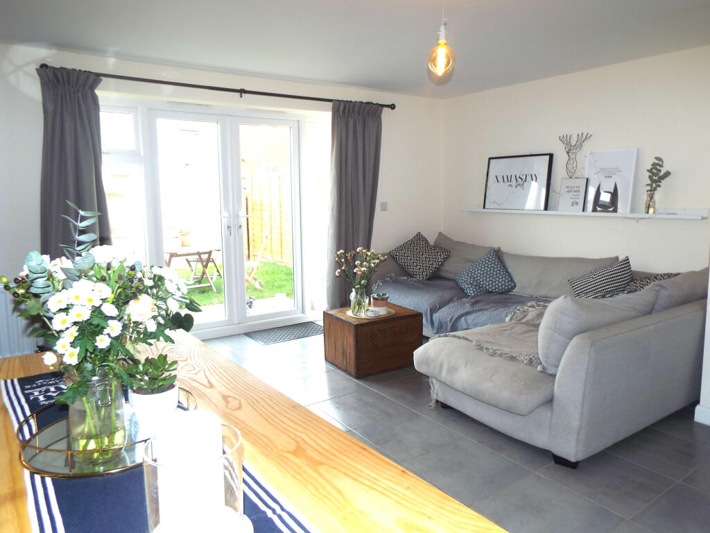 House in Milton Keynes, Bedford - View 2