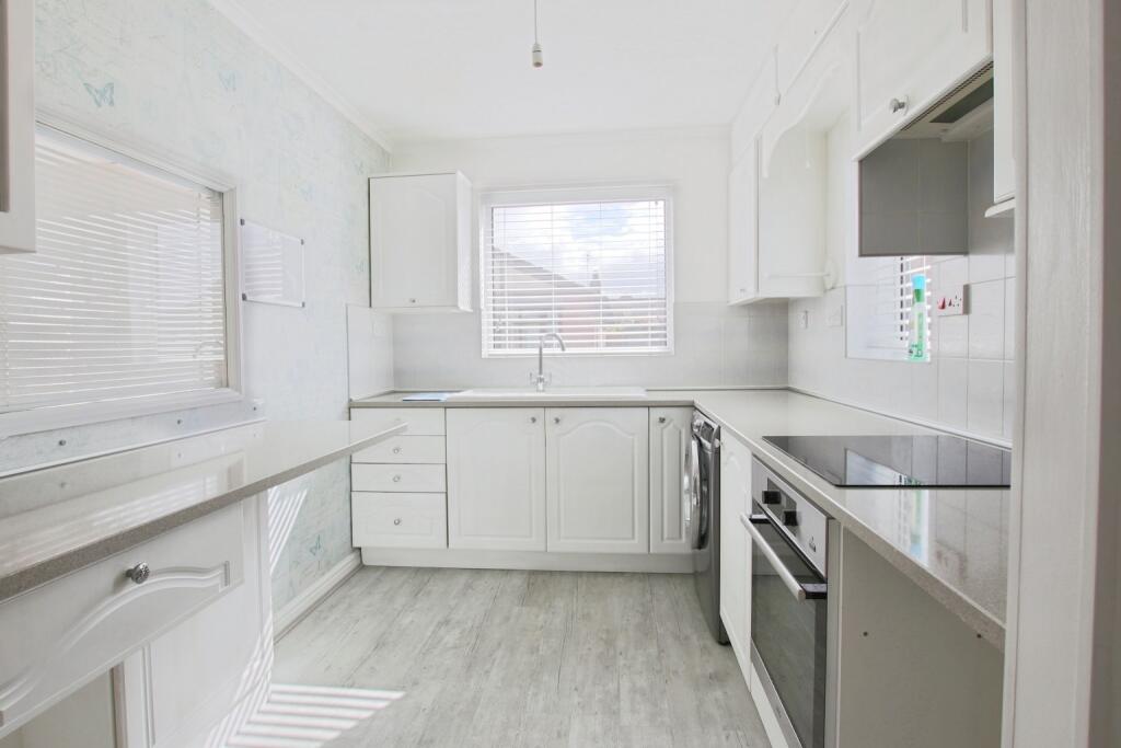 1, Hunter Close, Preston, Hull,  HU12 8XD photo 2