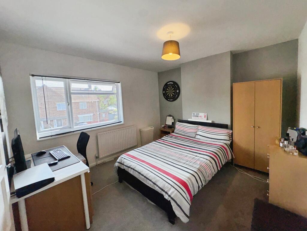 Barbara Square, Nottingham, NG15 - More