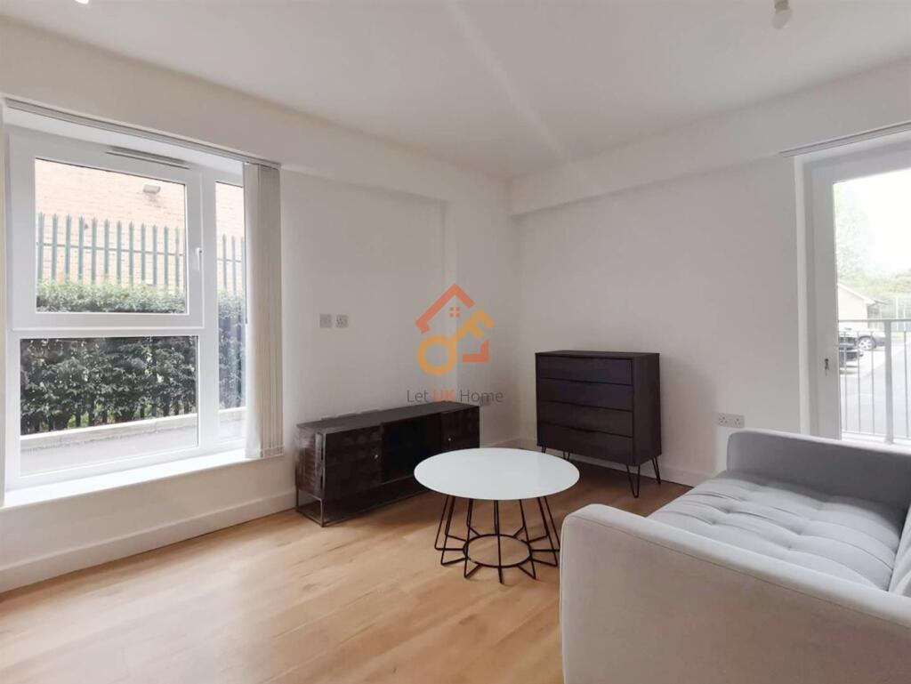 Fairbank House, 13 Beaufort Square, London NW9 photo 2