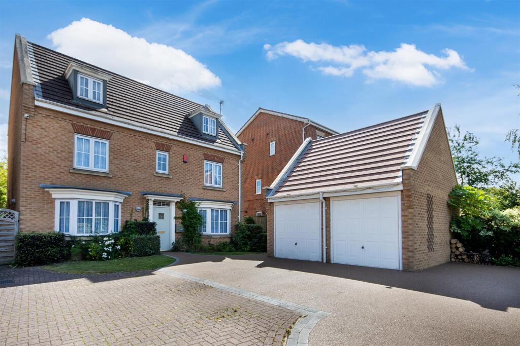 Main image of property: Elton Lane, Sunnyside, Rotherham