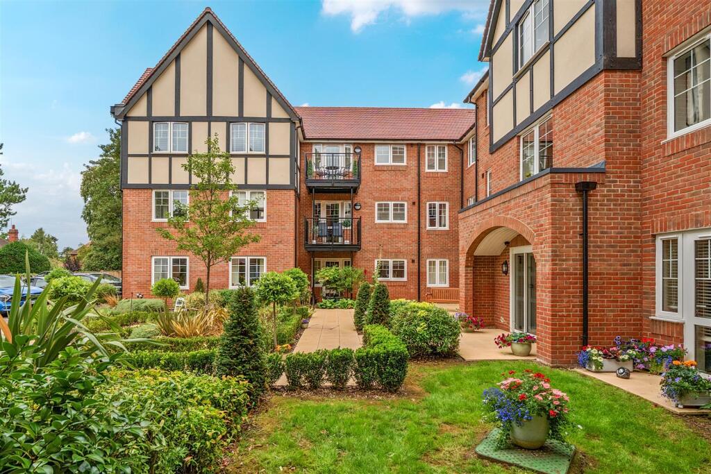 1-bed house on Manor Lodge, Ruddington, Nottingham, Nottinghamshire, £240,000