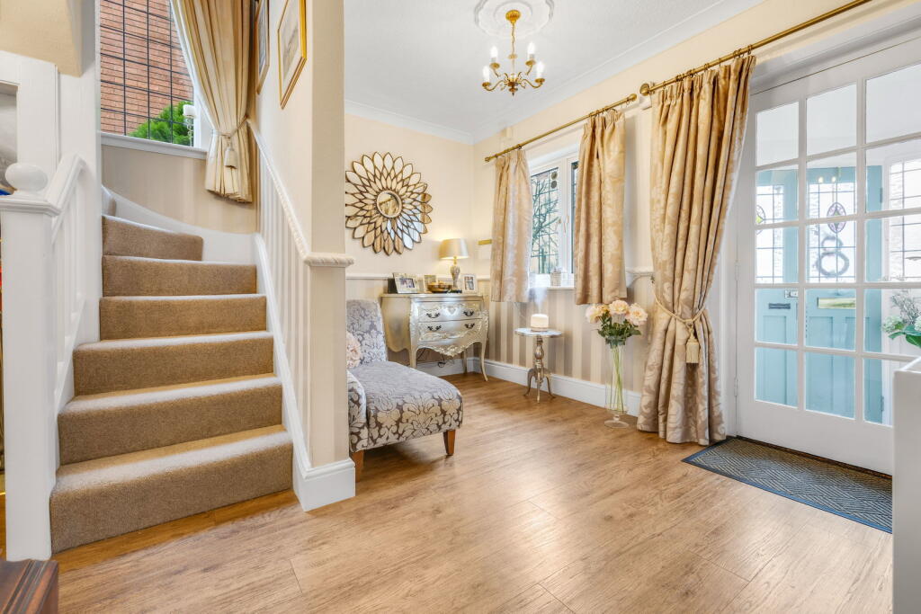 House in Dudley, West Midlands - More
