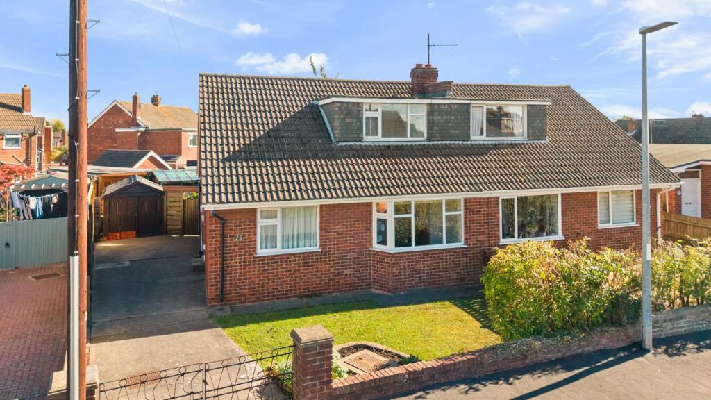 Main image of property: Pretymen Crescent, New Waltham, Grimsby, N E Lincolnshire, DN36