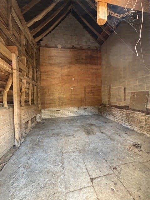 Barn 4c.jpg