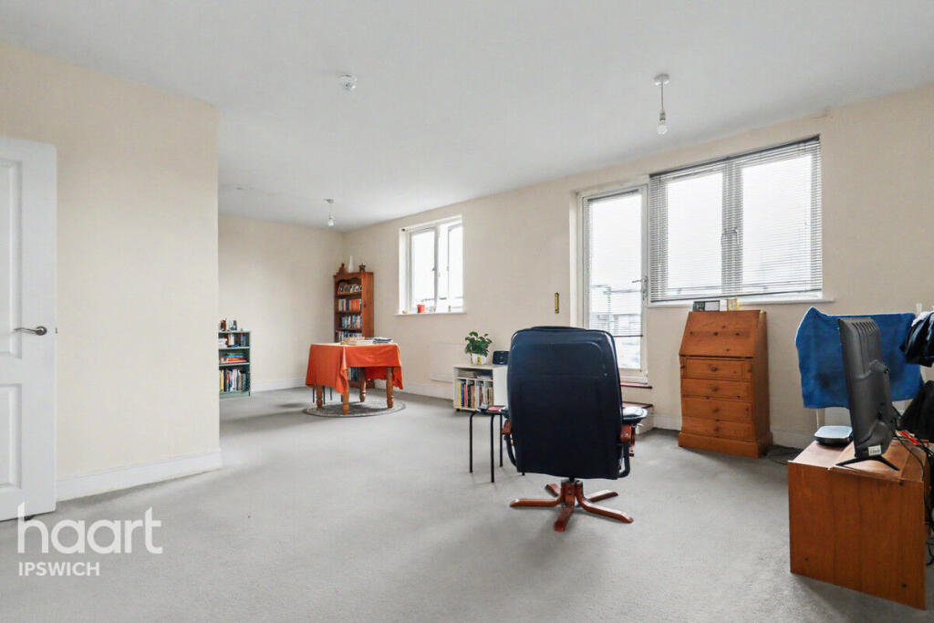 Apartment in Ipswich, Suffolk - View 2
