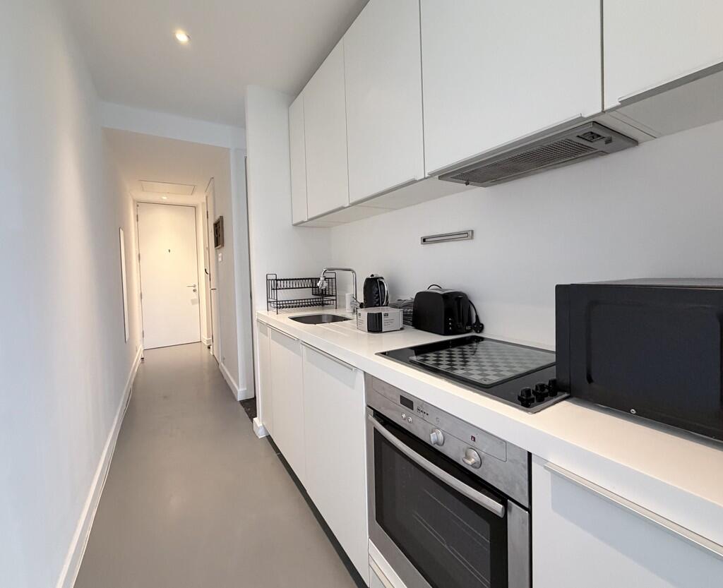 Apartment in Birmingham, West Midlands - View 5
