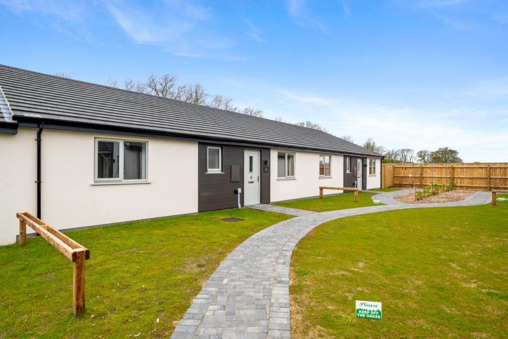 Main image of property: 4 Willow Close, Glentham, Lincolnshire, LN8 3DU, LN8