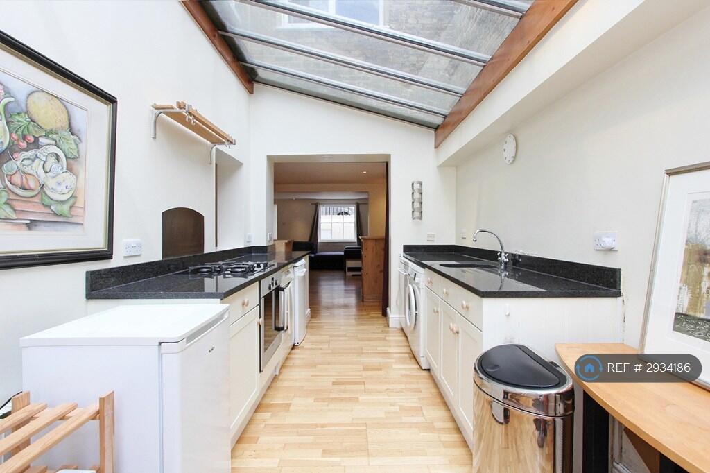 Main image of property: Woodstock Terrace, London, E14