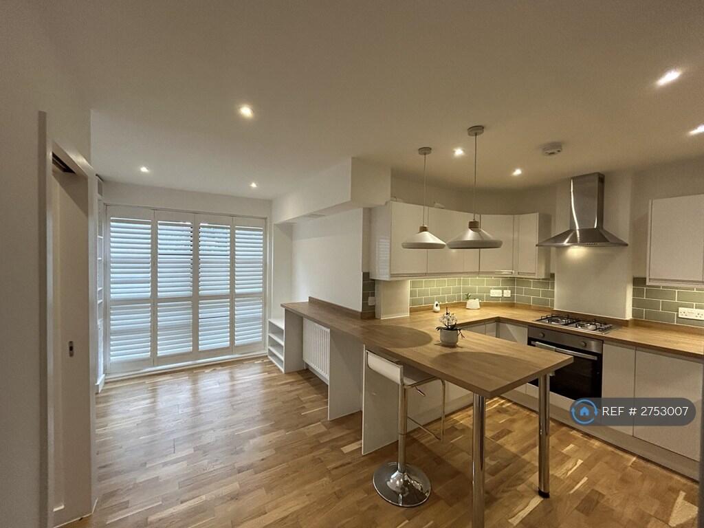 Main image of property: Whyteleafe Hill, Whyteleafe, CR3