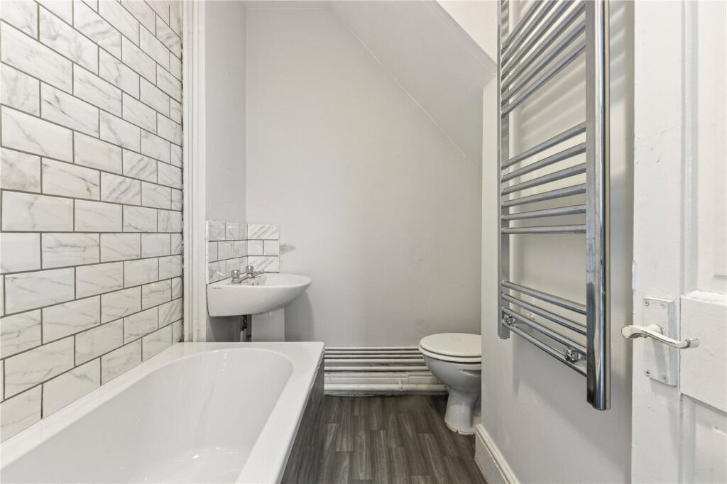 Apartment in Doncaster - View 5