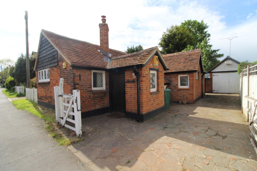 Main image of property: Chelmsford Road, Shenfield, Brentwood, Essex, CM15