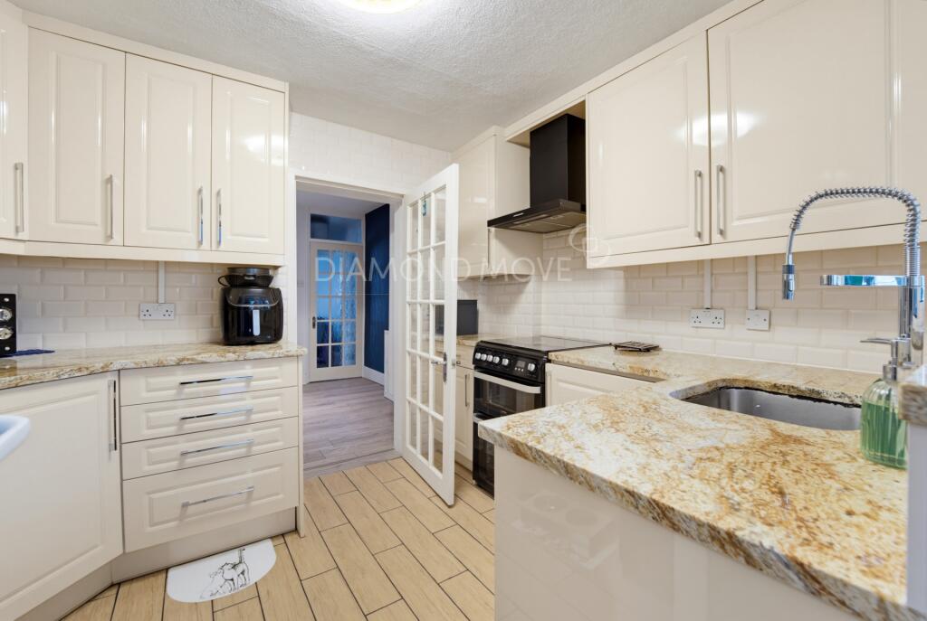 House in Twickenham - View 5
