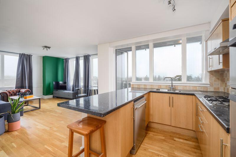 Apartment in Kingston upon Thames - View 5