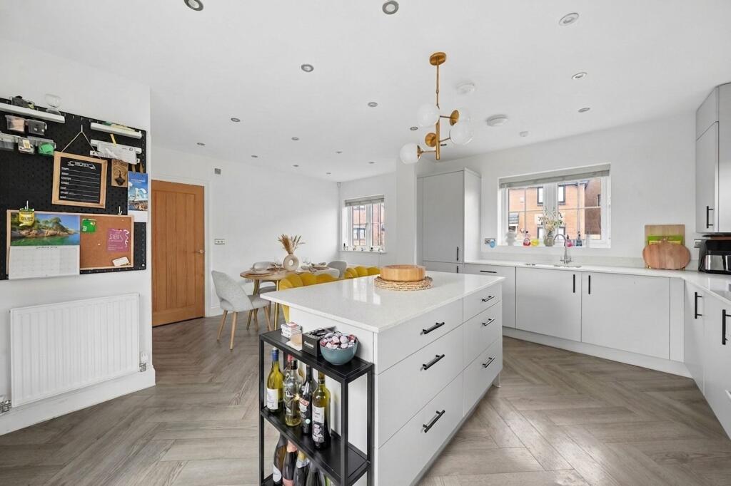 House in Vale of White Horse, Wellington Gate, Grove - View 5