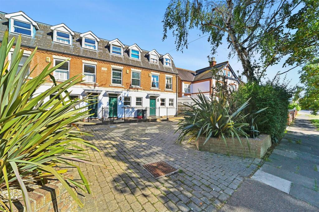 Main image of property: Old Road, Frinton-on-Sea, Essex
