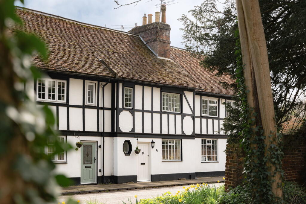 Main image of property: Piccotts End, Hemel Hempstead, Hertfordshire HP1