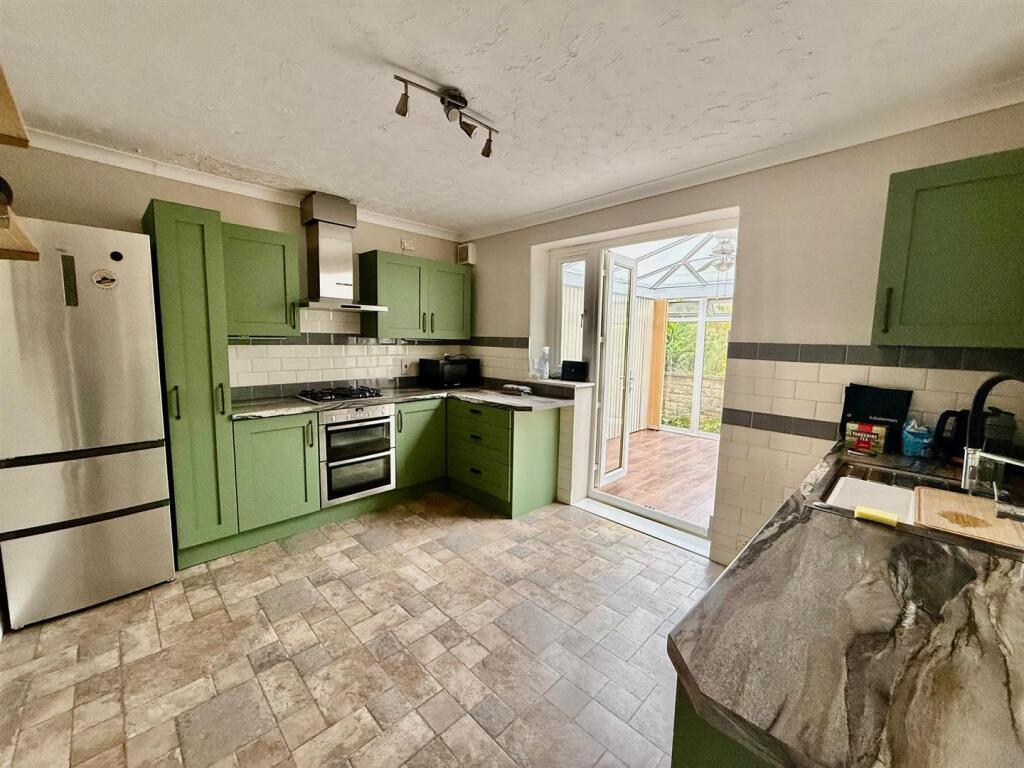 Orchard Avenue, Whaley Bridge, High Peak photo 2