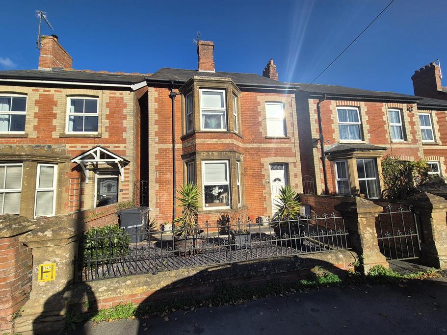 Main image of property: Crewkerne, TA18