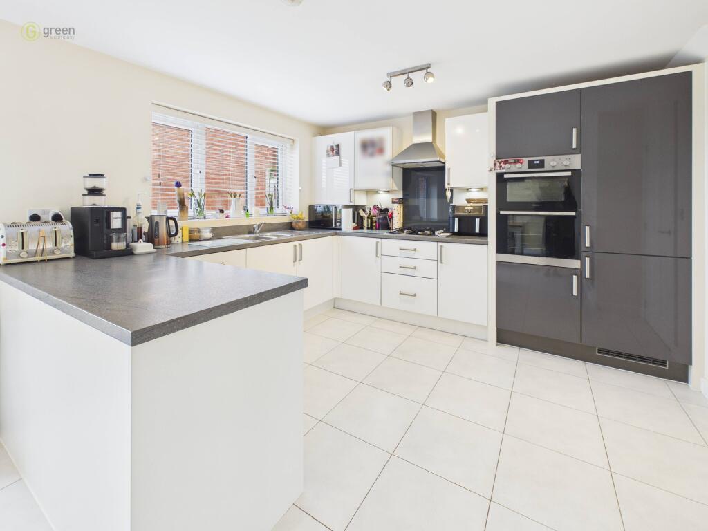 Meadow Way, Tamworth, B79 - More
