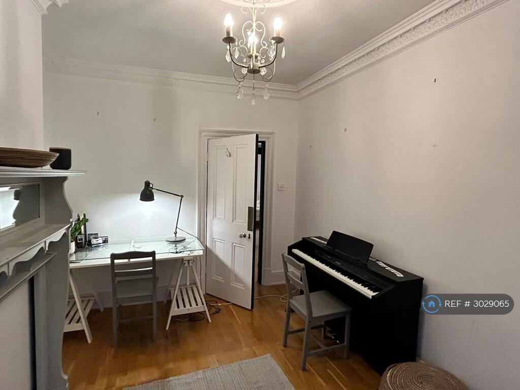 Apartment in London, Northwood - More