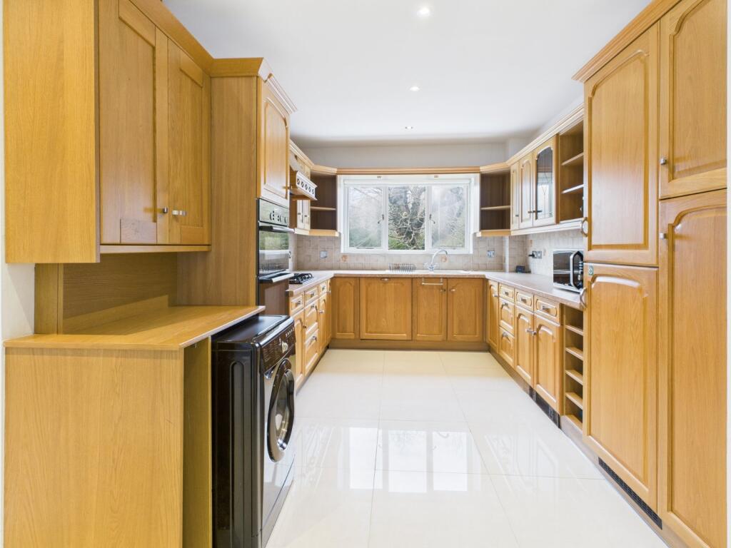 Main image of property: Raylands Mead, Gerrards Cross, Buckinghamshire, SL9