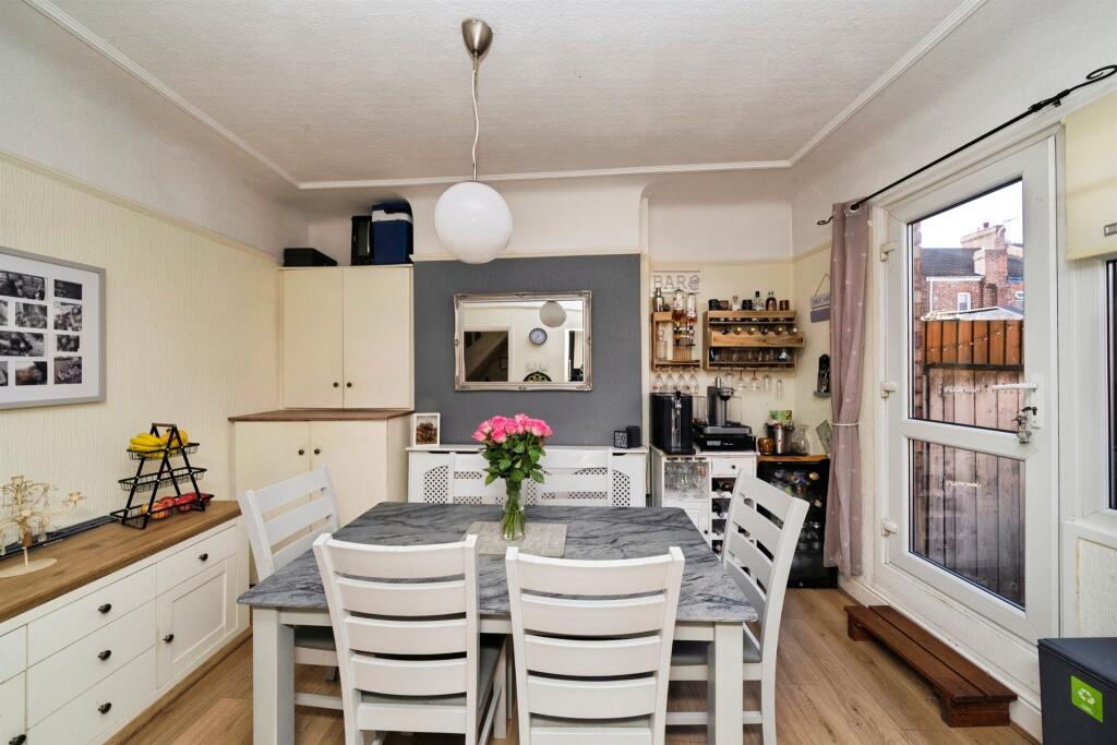House in Wirral, Liverpool City Region - View 4