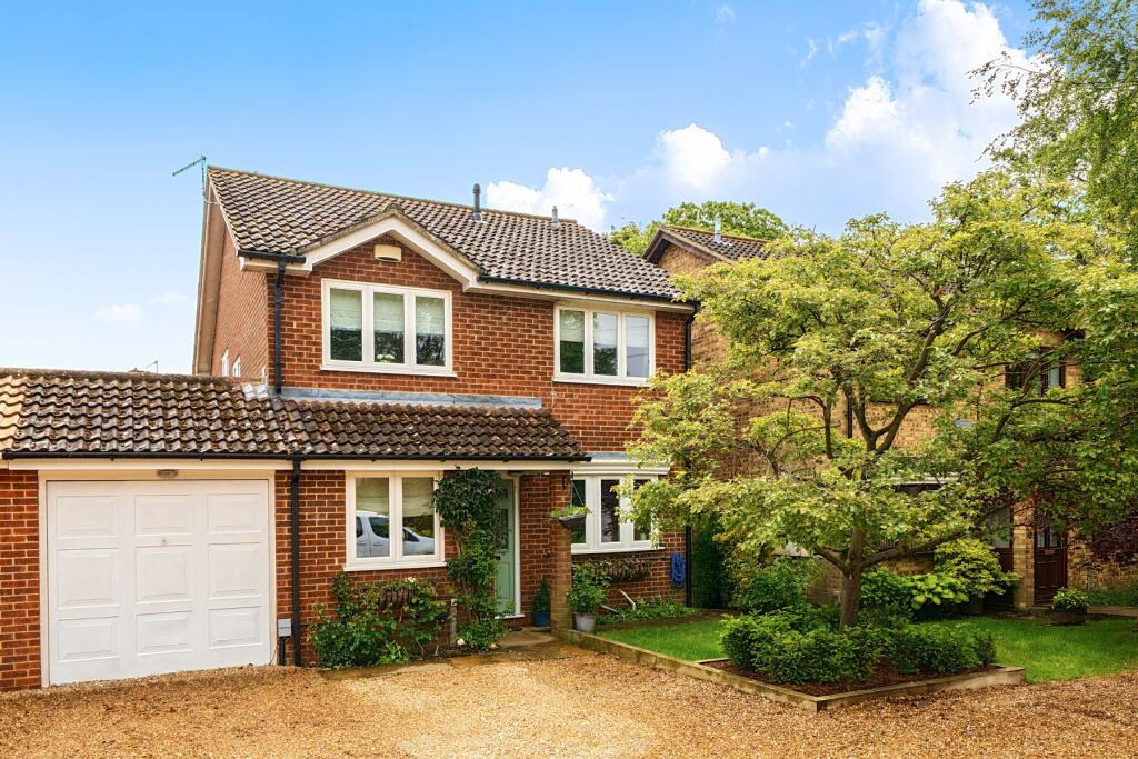 Main image of property: Glebe Gardens, Byfleet, Surrey, KT14