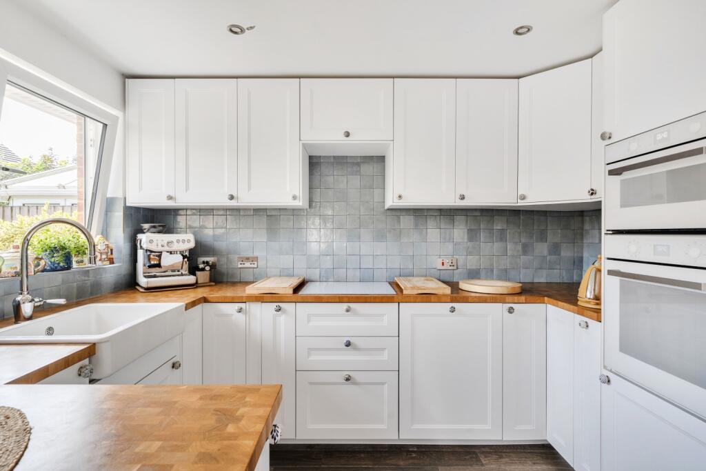 House in Hawkinge, Gibraltar - More