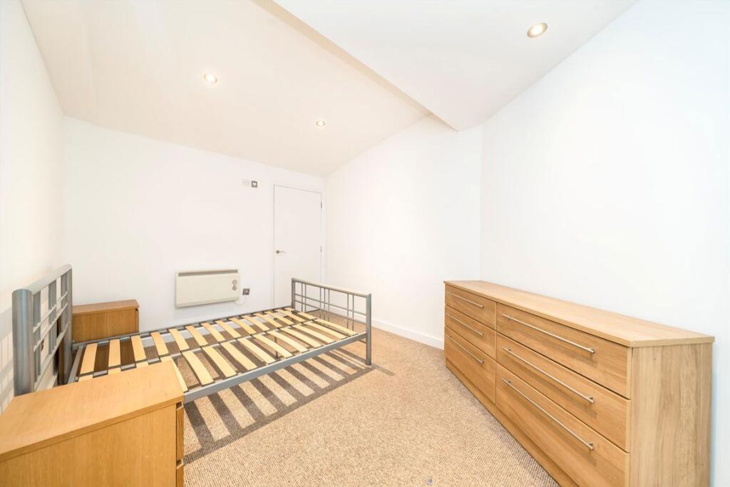 Apartment in London - More