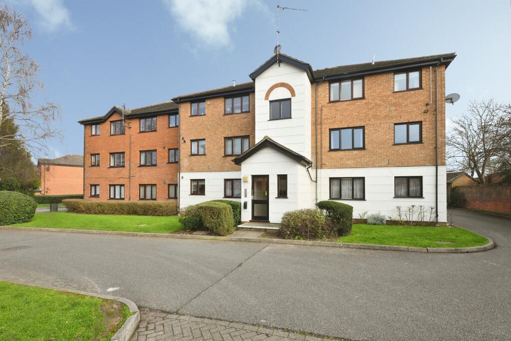 Main image of property: Parrotts Field, Hoddesdon