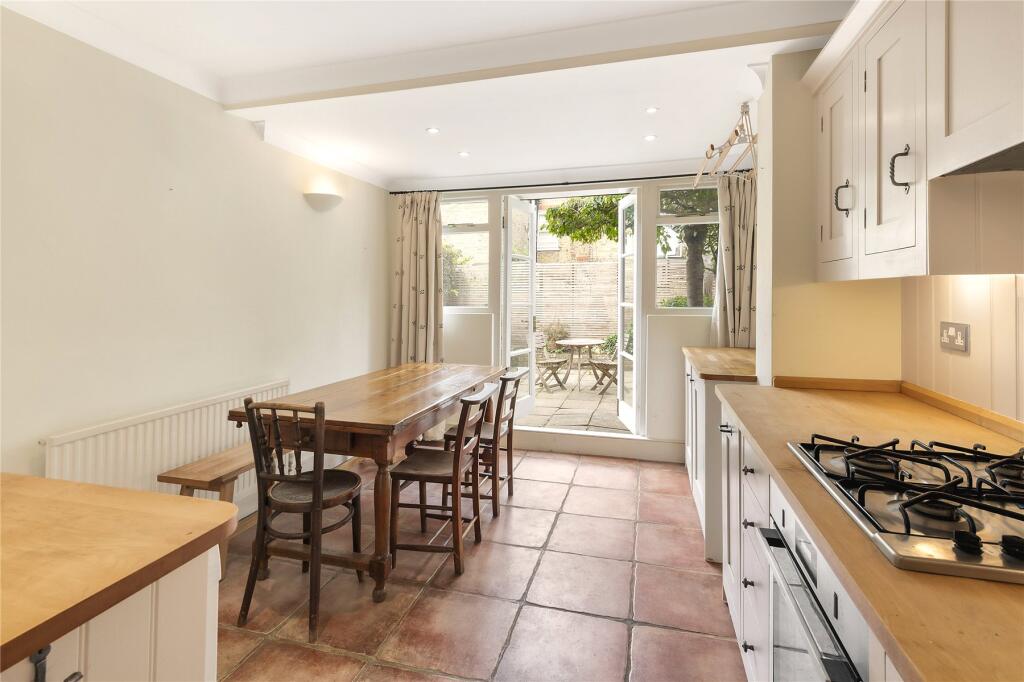 Apartment in London - More