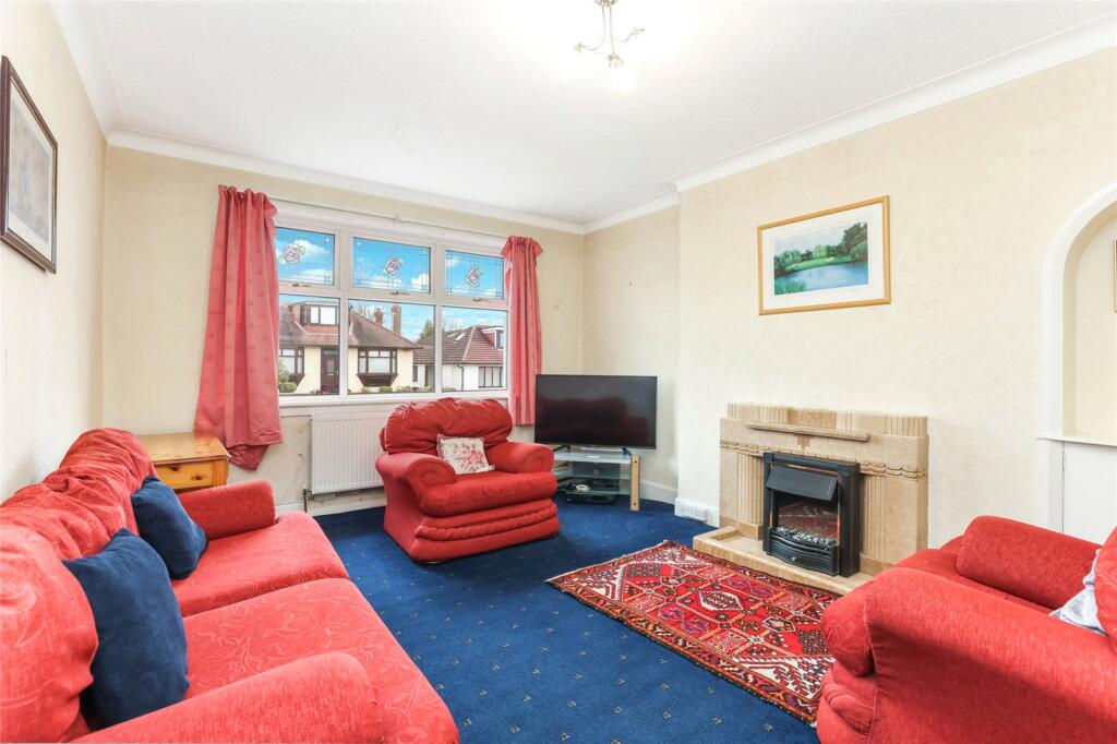 Second Avenue, Stepps, Glasgow, North Lanarkshire, G33 photo 4