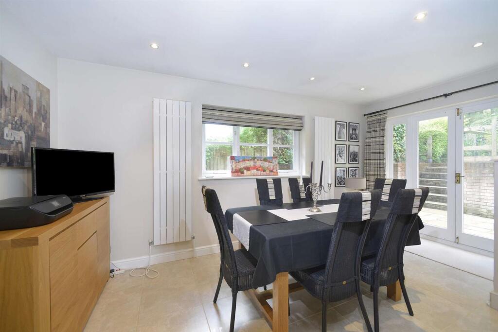 Woodrough Copse, Bramley, Guildford - Photo 12