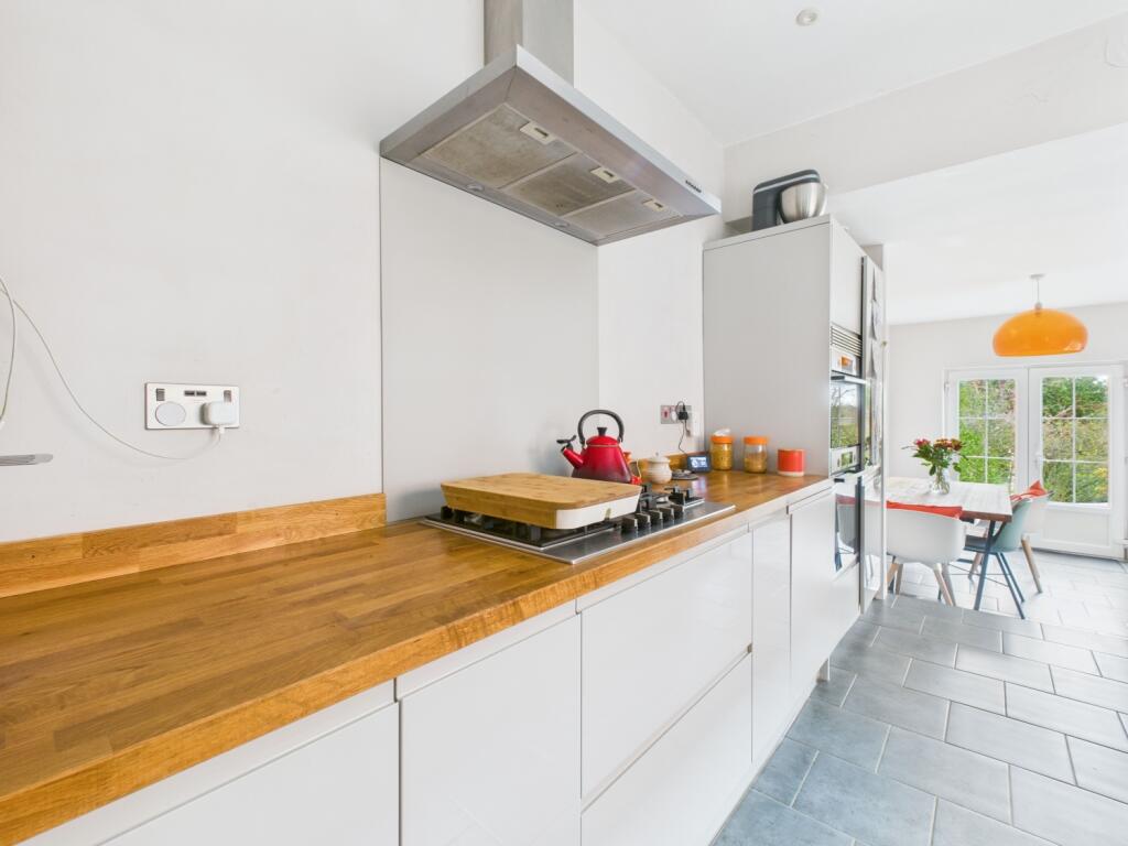 House in Northampton, Sunnyside, Kingsthorpe - More