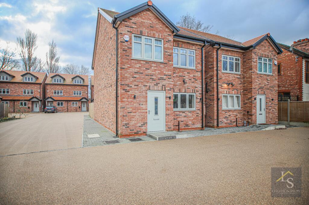 Main image of property: Beechwood Gardens, Heald Green, SK8