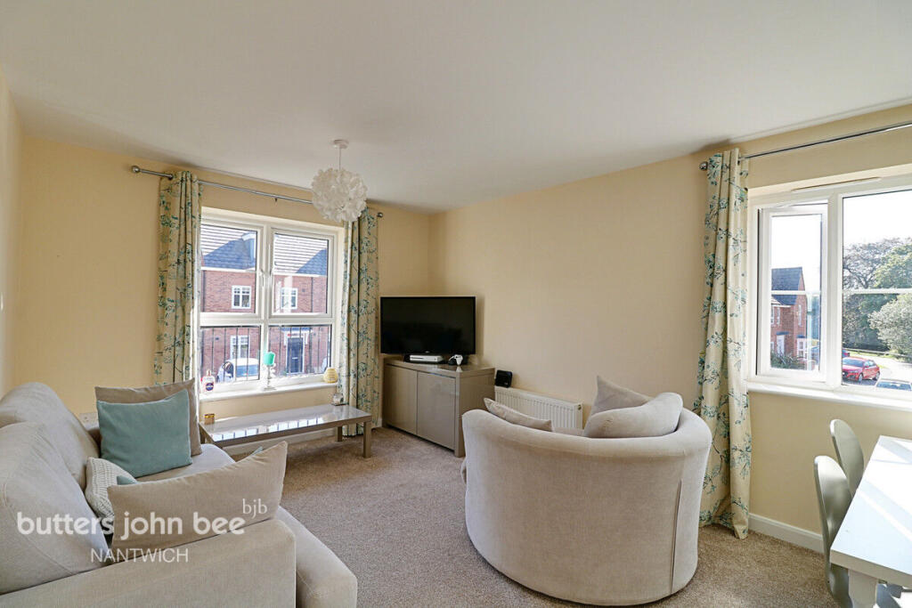 Arrowhead Close, Nantwich photo 2