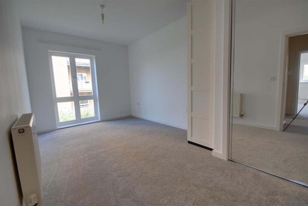 Apartment in Watford - View 4