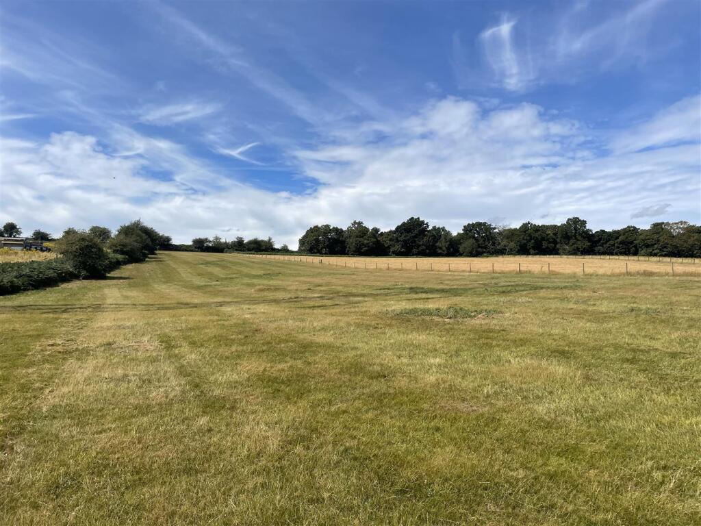 Main image of property: Sugarloaf Lane, Iverley