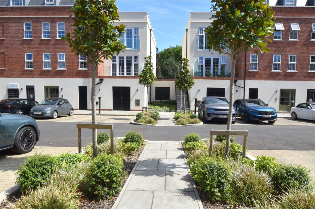 Apartment in Kingston upon Thames - View 5