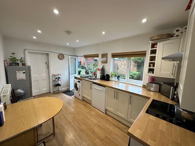 Main image of property: London Road, LE67 3JA