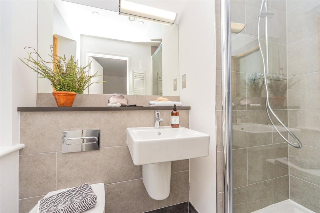Apartment in Cambridge - More