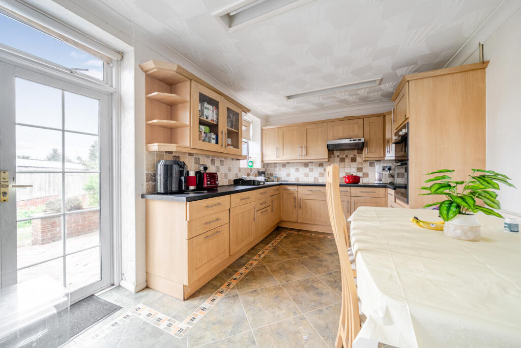 House in Bromley - View 3