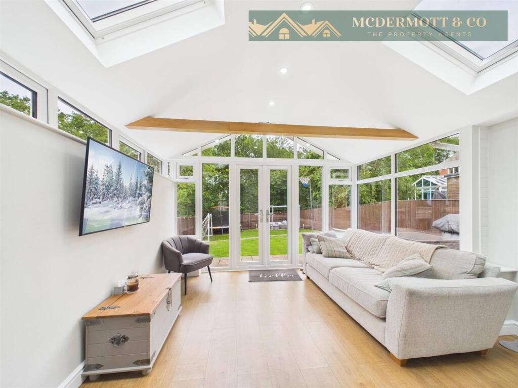 Crowswood Drive, Stalybridge photo 4
