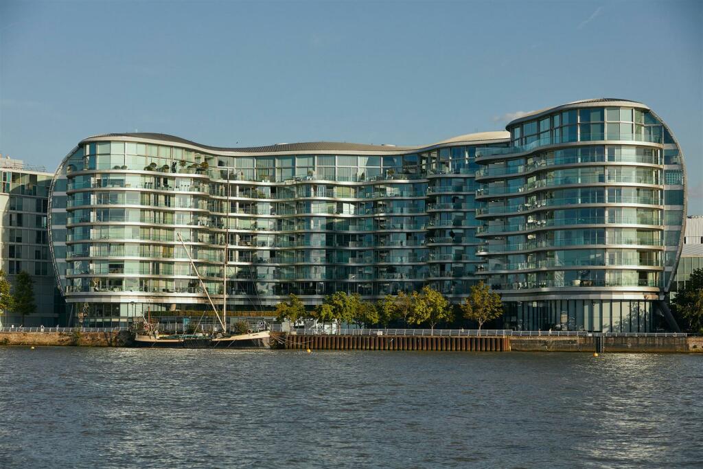 2-bed flat on Albion Riverside, Battersea,SW11, £850,000