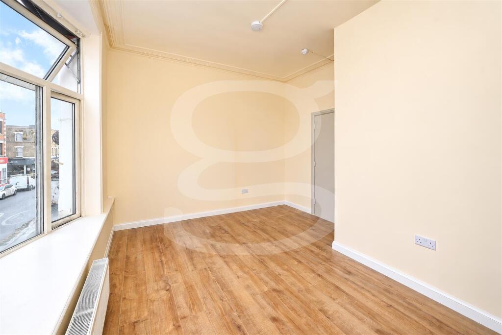 Apartment in London - More
